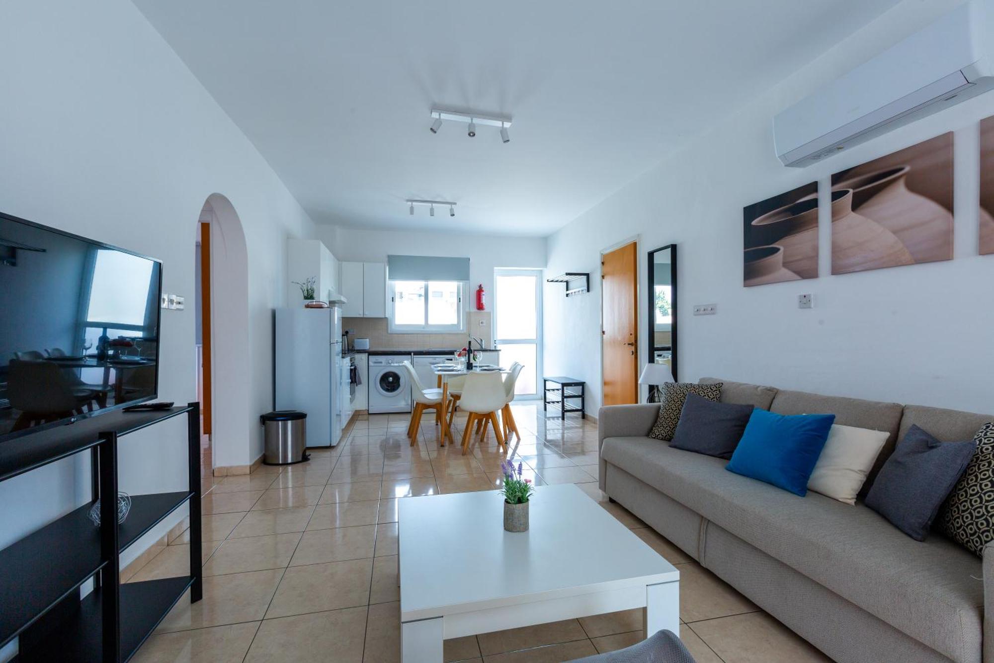 Beautiful 2 Bed Apartment In Paphos Cyprus Eksteriør bilde