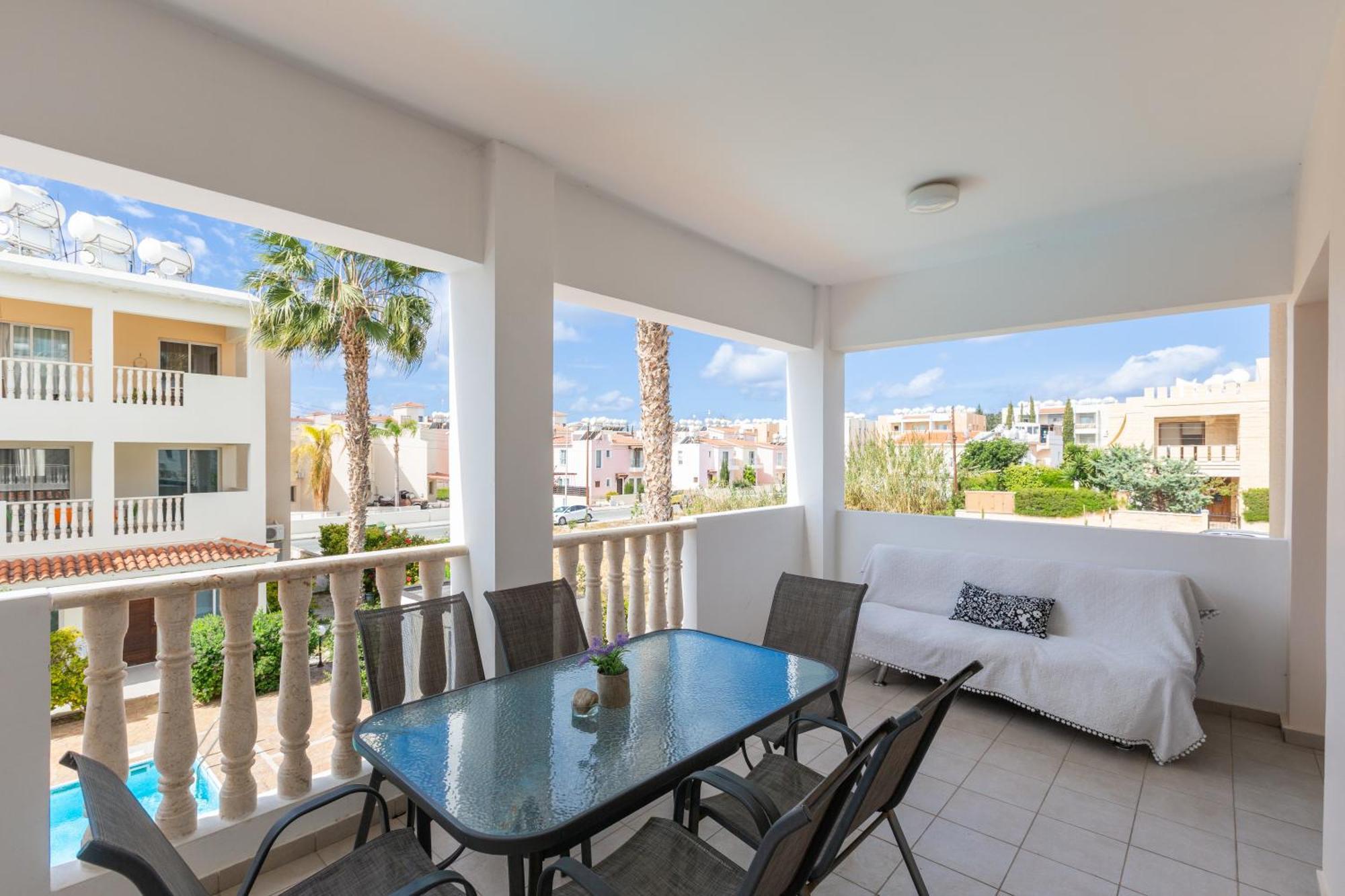 Beautiful 2 Bed Apartment In Paphos Cyprus Eksteriør bilde