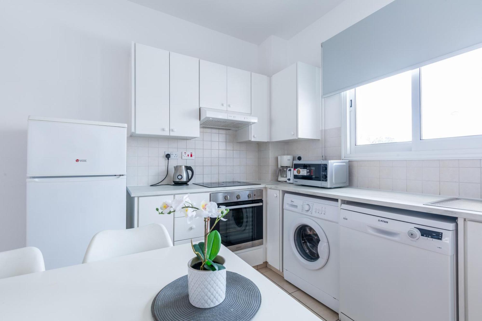 Beautiful 2 Bed Apartment In Paphos Cyprus Eksteriør bilde
