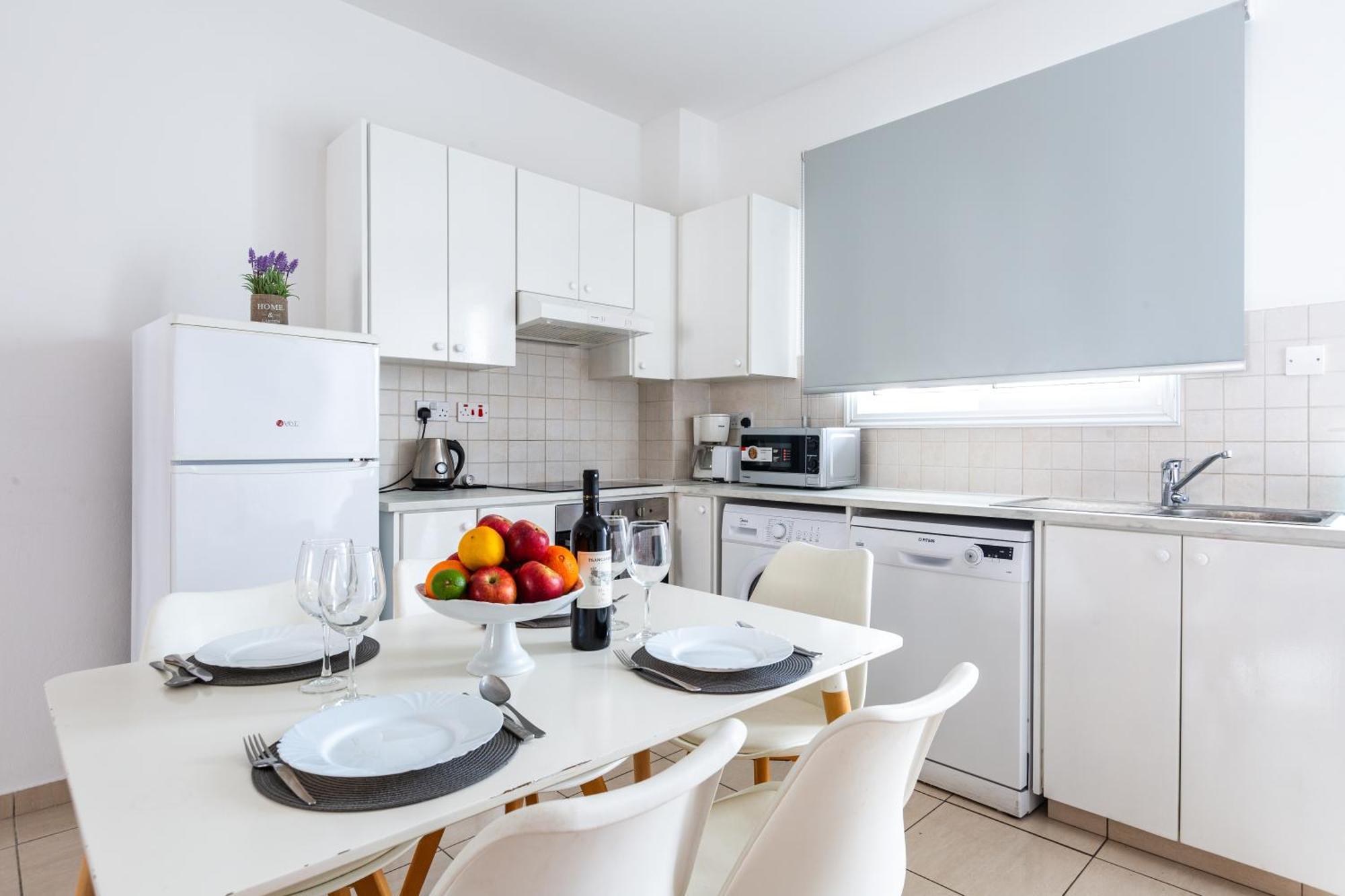 Beautiful 2 Bed Apartment In Paphos Cyprus Eksteriør bilde