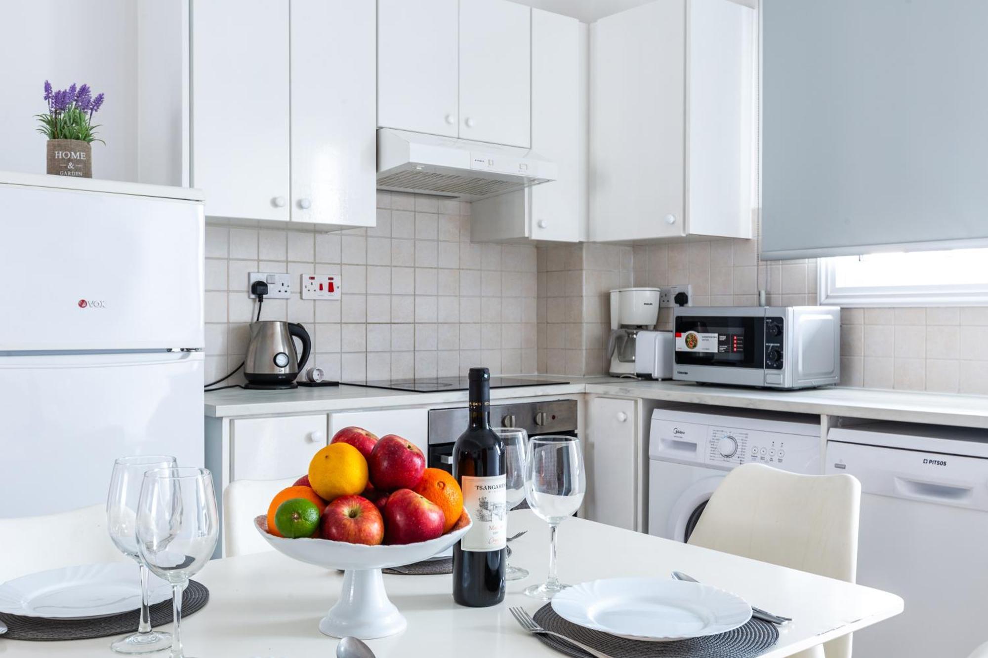 Beautiful 2 Bed Apartment In Paphos Cyprus Eksteriør bilde