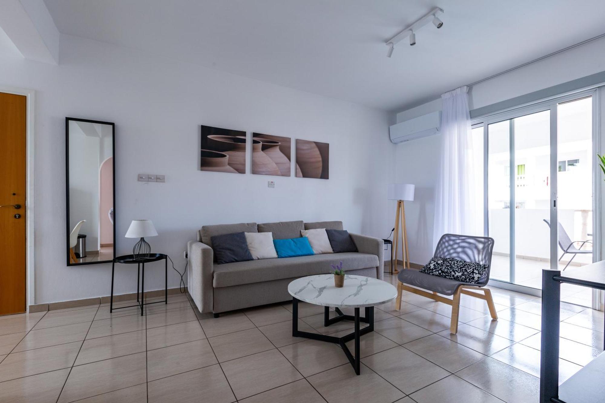 Beautiful 2 Bed Apartment In Paphos Cyprus Eksteriør bilde
