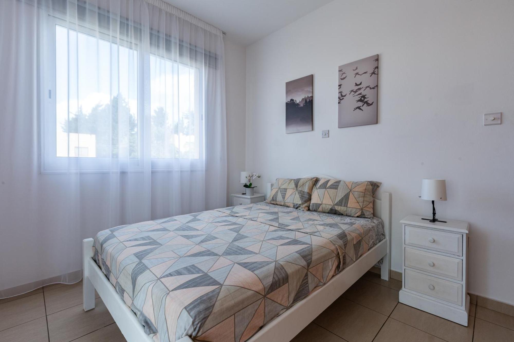 Beautiful 2 Bed Apartment In Paphos Cyprus Eksteriør bilde