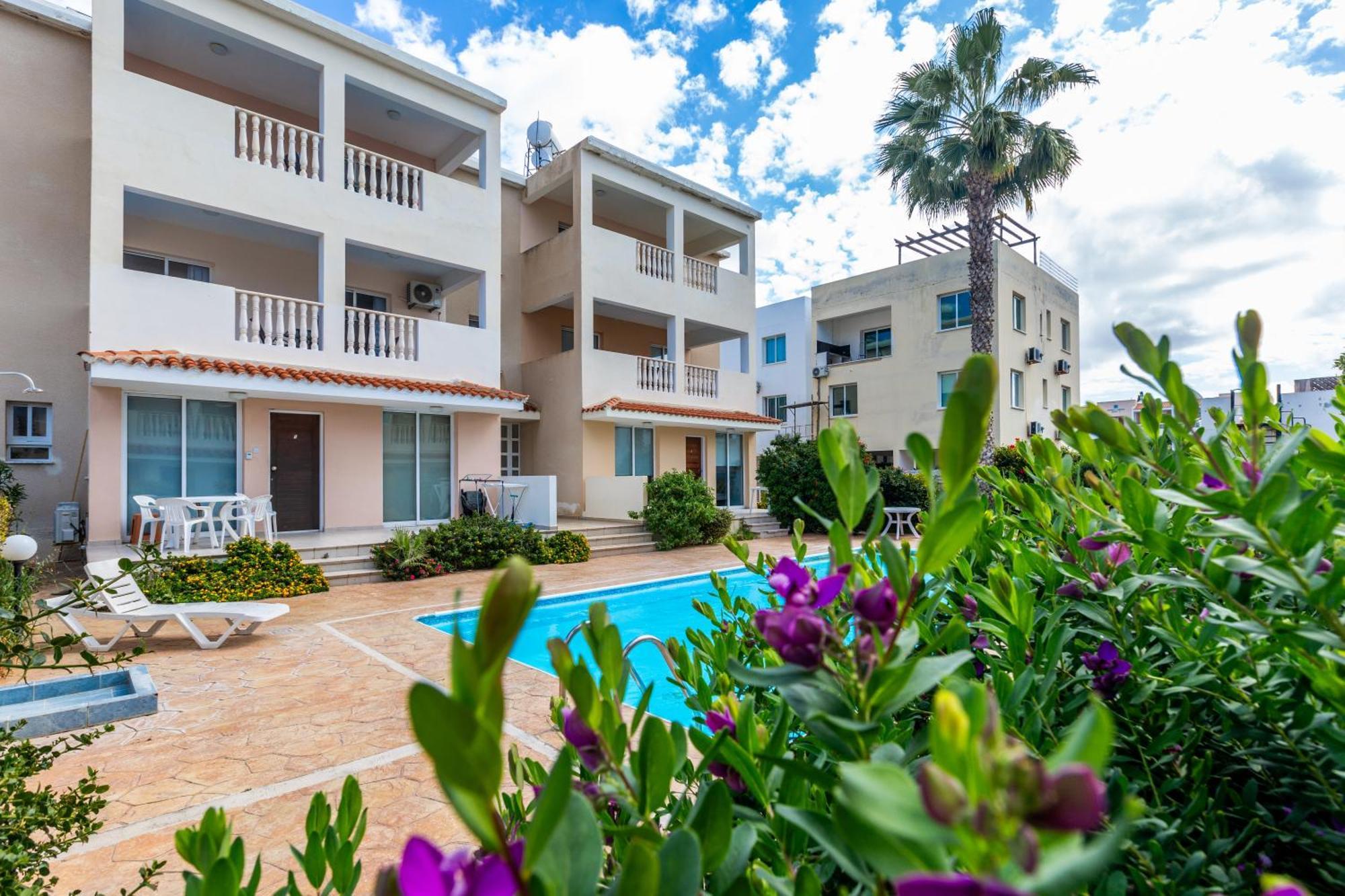 Beautiful 2 Bed Apartment In Paphos Cyprus Eksteriør bilde