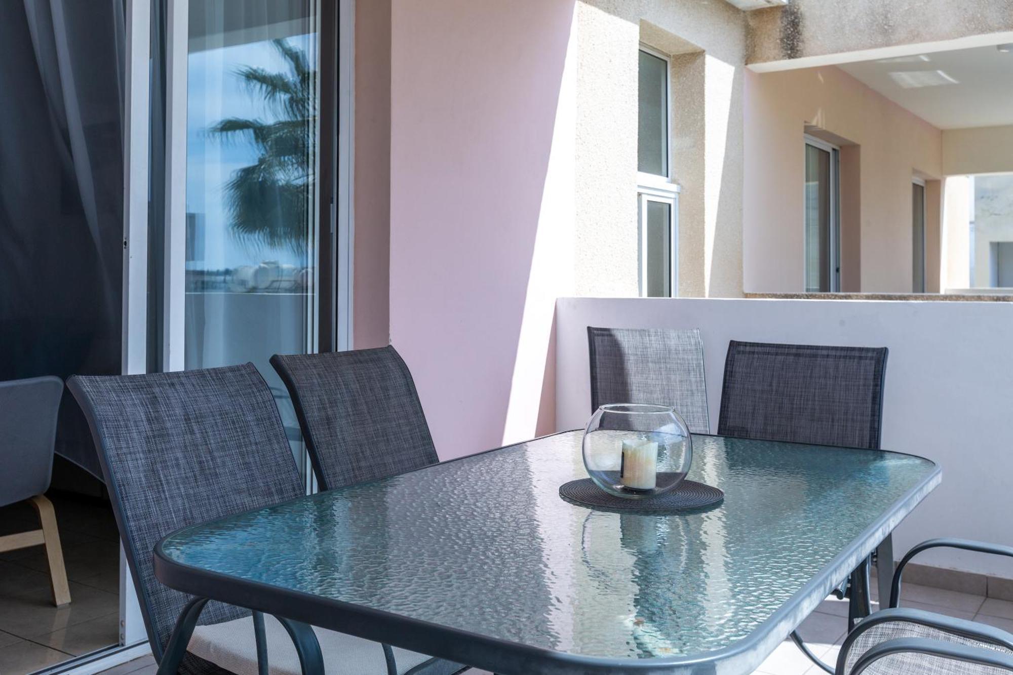 Beautiful 2 Bed Apartment In Paphos Cyprus Eksteriør bilde