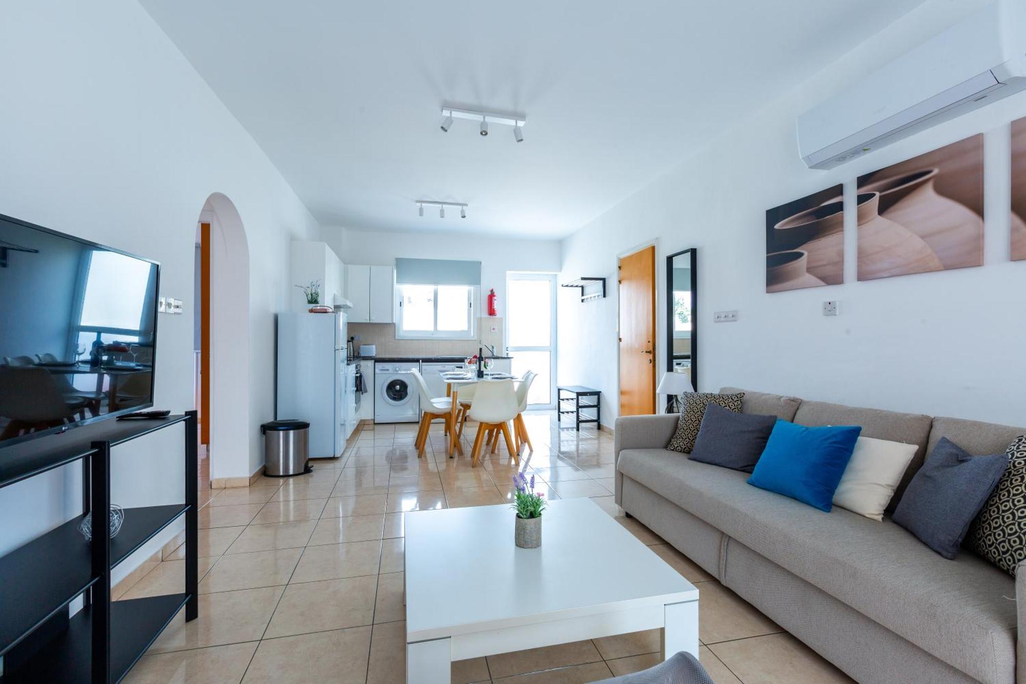 Beautiful 2 Bed Apartment In Paphos Cyprus Eksteriør bilde